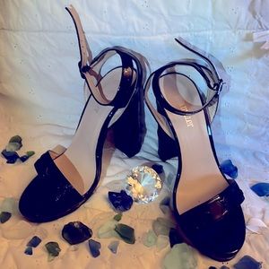 The shoes are from Olivia Miller, there is good condition. Slightly used.